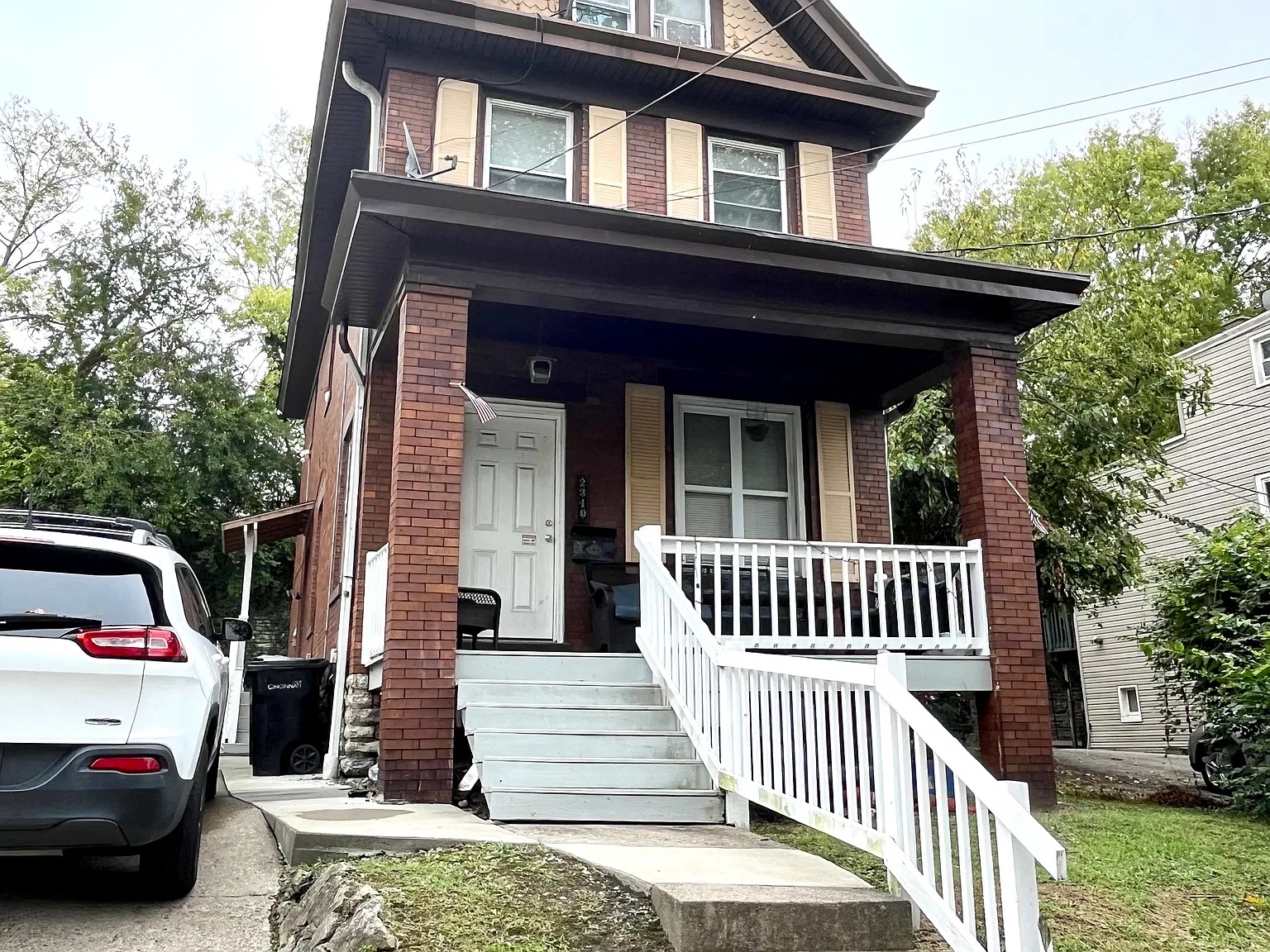 6 bed, 2500 sqft, $4,650 — Photo 2