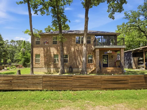 222 Wedgewood Dr, Mabank, TX 75156