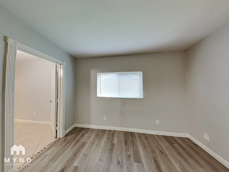 1908 Allen Ave — Photo 14