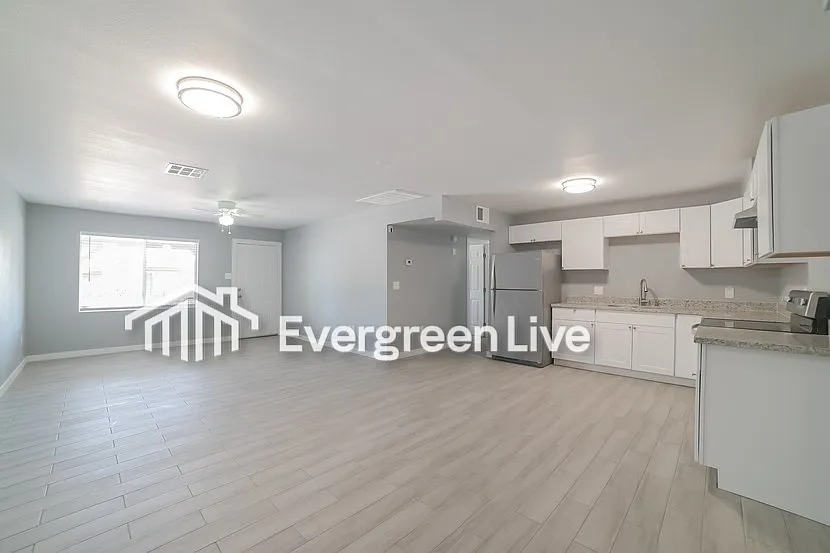 4 bed, 2.0 bath, 1977 sqft, $1,845 — Photo 4