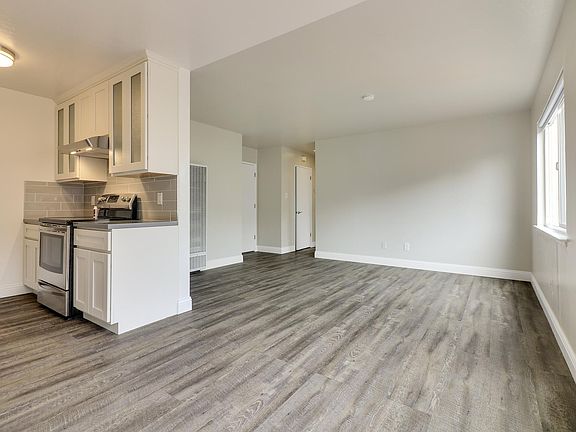 5th image of 351 Hanover Ave APT 204