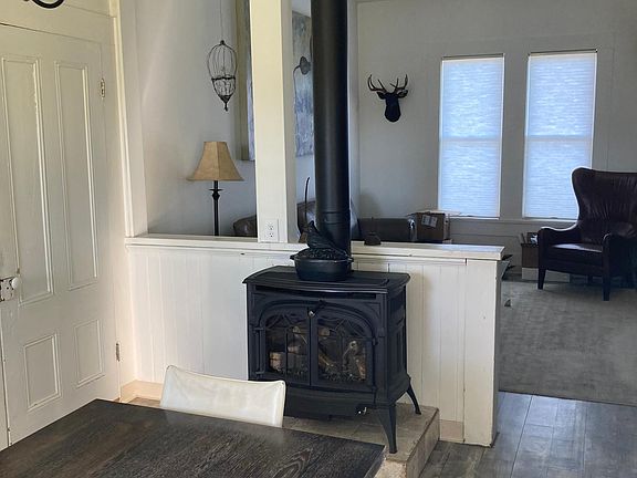 2nd image of 706 W Grant St