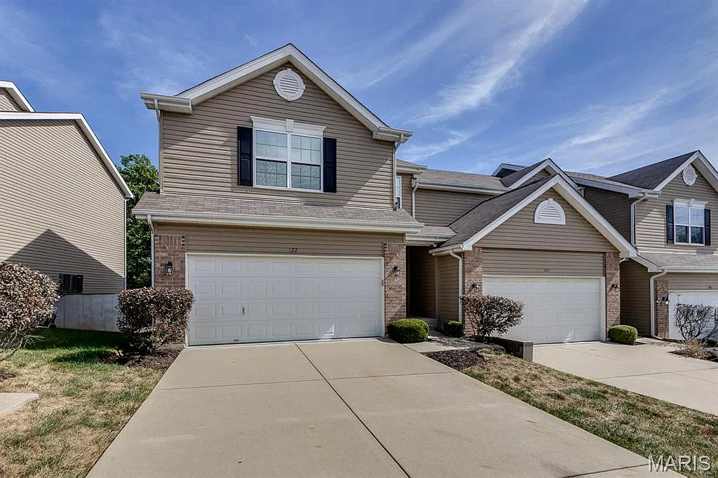 3 bed, 2.5 bath, 1748 sqft, $2,200 — Photo 2