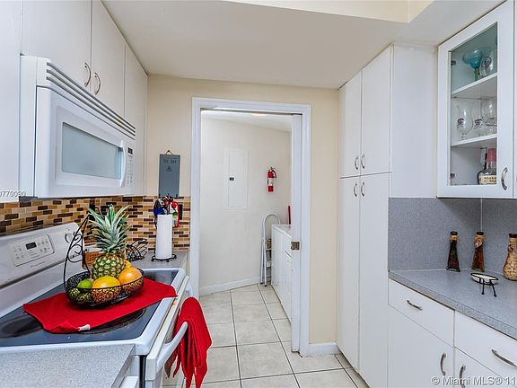 5th image of 9805 NW 52nd St APT 112