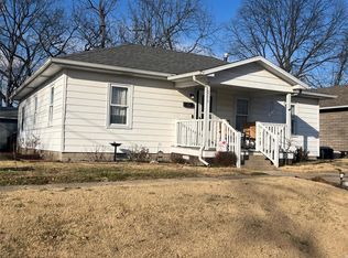 213 W Saint Clair St, Vandalia, IL 62471
