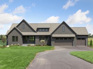 140 Kongen Ct, Hudson, WI 54016