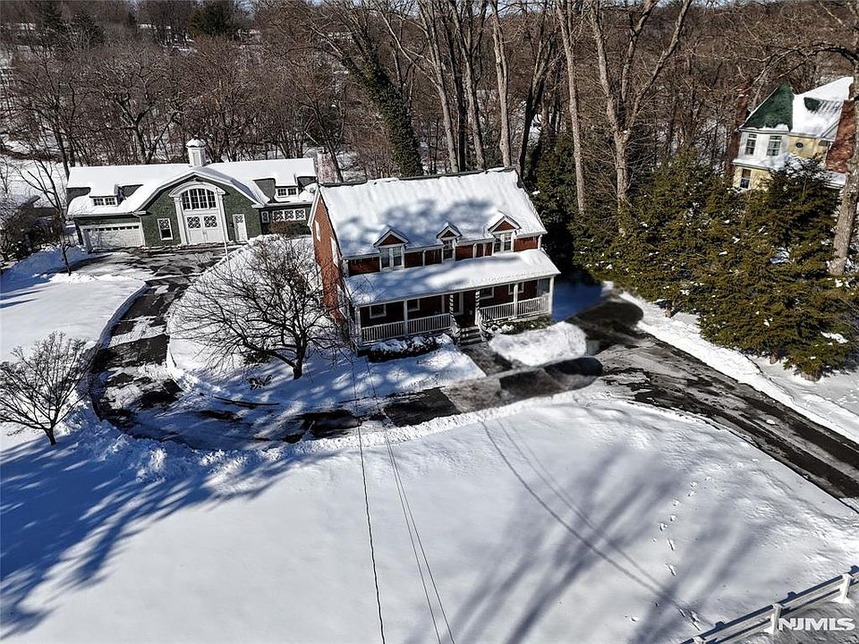 1st image of 261 E Saddle River Rd