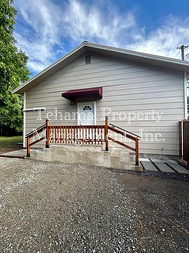 220 D St #B Photo 1