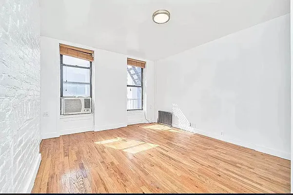 Rented by Compass | media 23