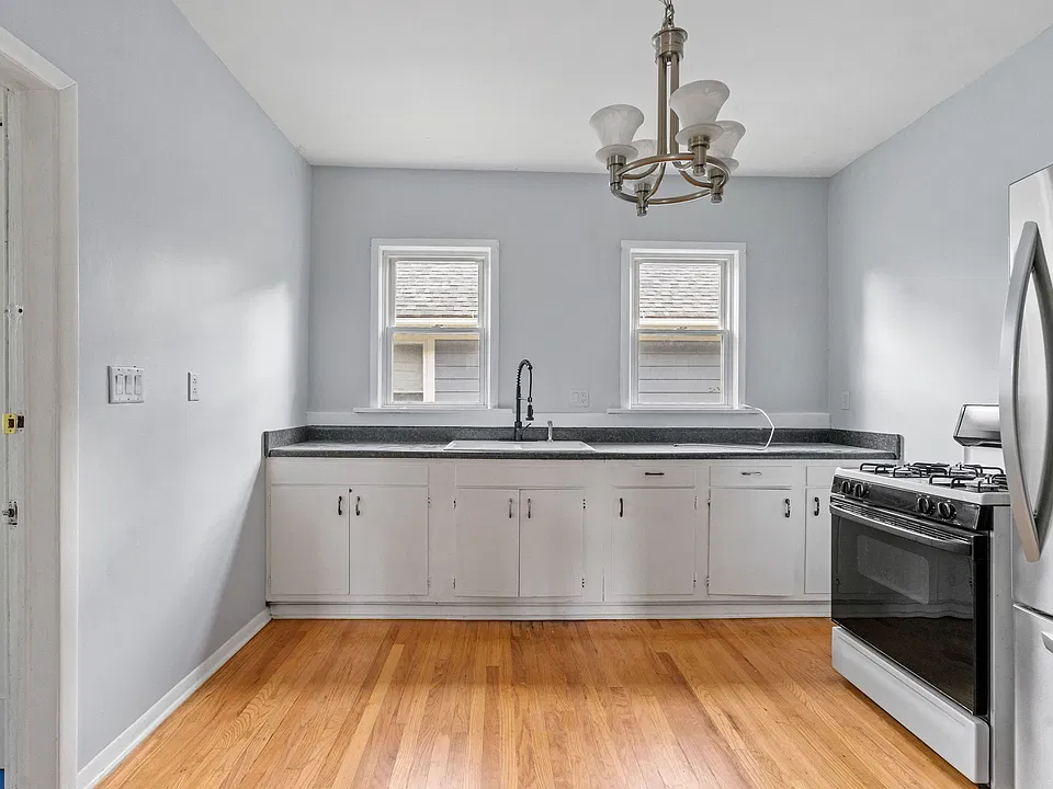 22 N Lake Ave #2