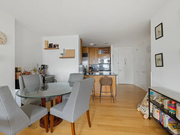 88 Greenwich Street 2303 image 2 of 18