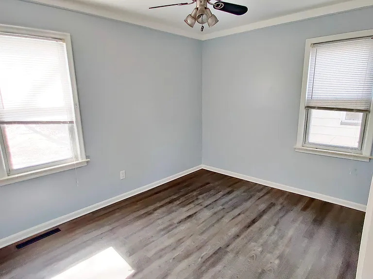 512 E Brockton Ave — Photo 12