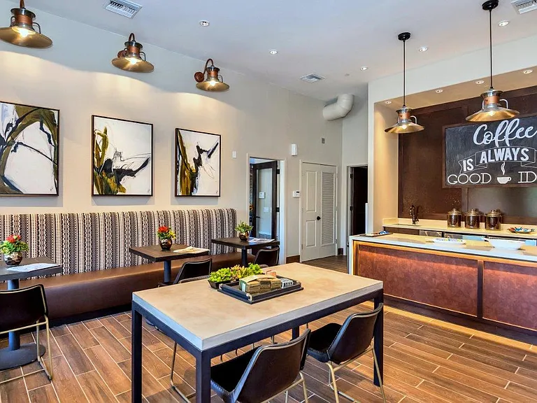 Noria Robson Luxury Apartments — Photo 51