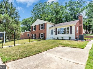 7536 Abbington Dr, Oxon Hill, MD 20745