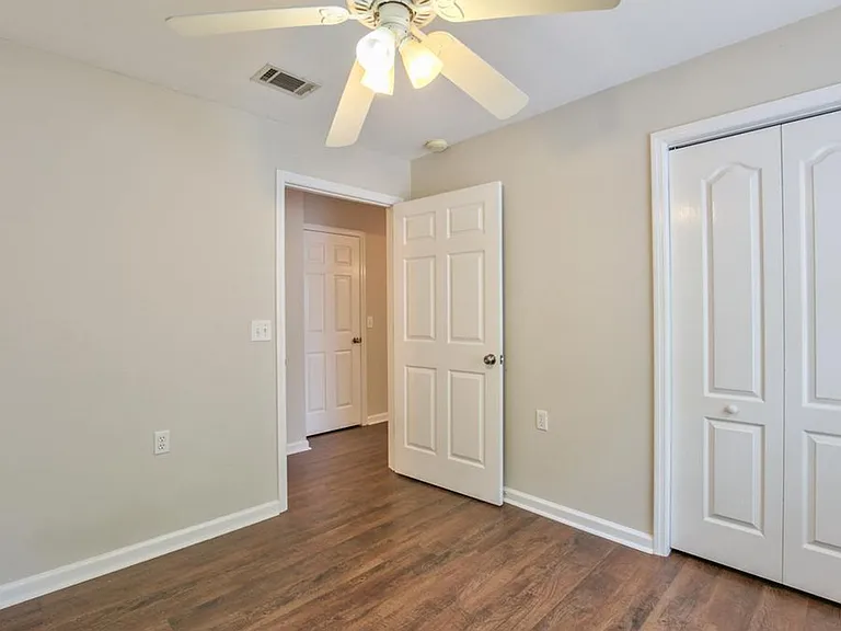 990 W Brevard St — Photo 25