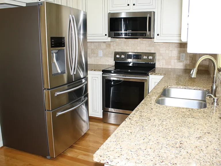 1010 Eastshore Cir — Photo 7