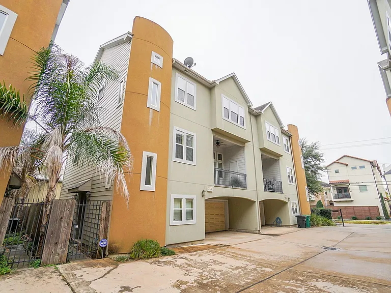 5730 Kansas St #B — Photo 2