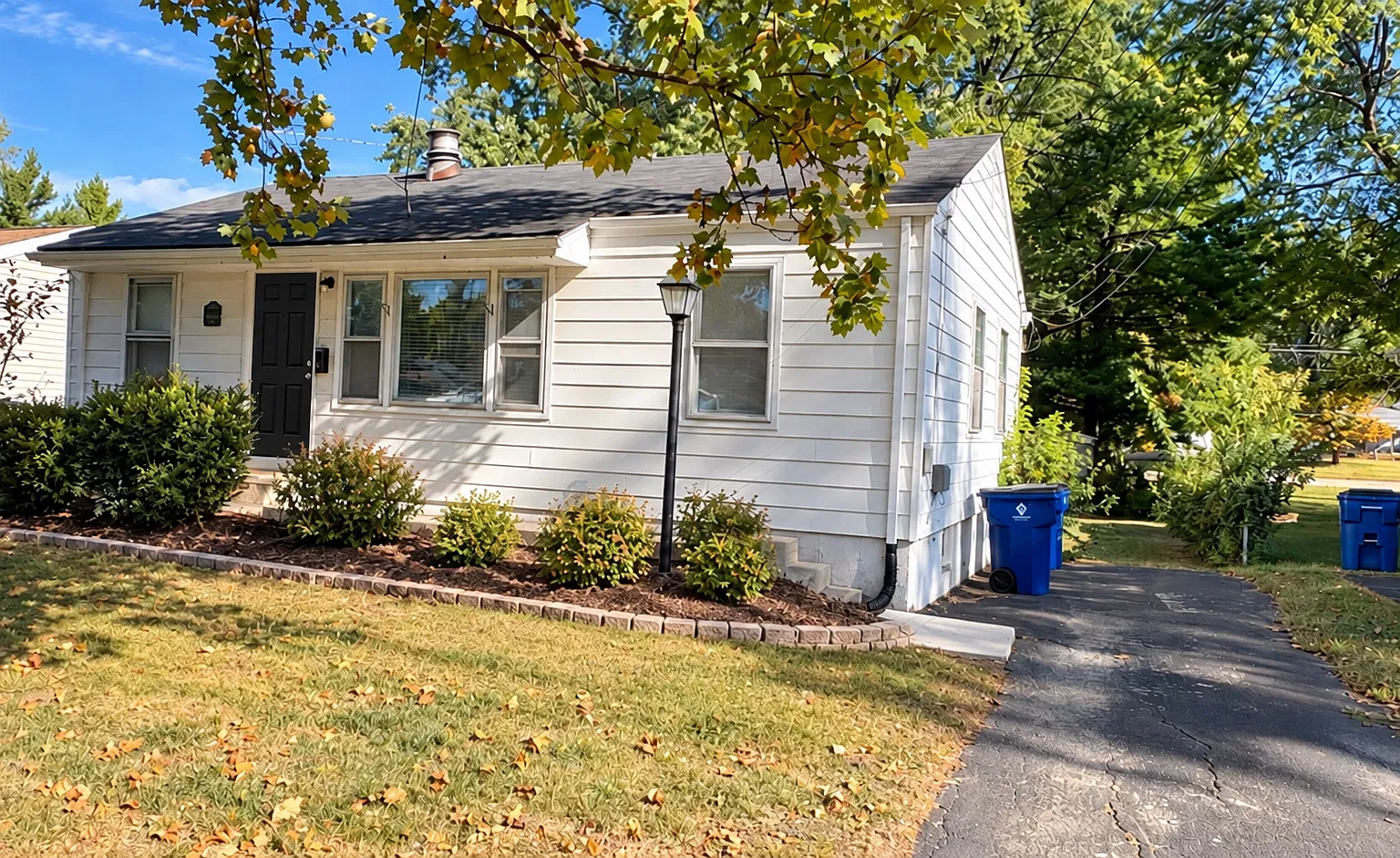 2 bed, 950 sqft, $1,350 — Photo 1