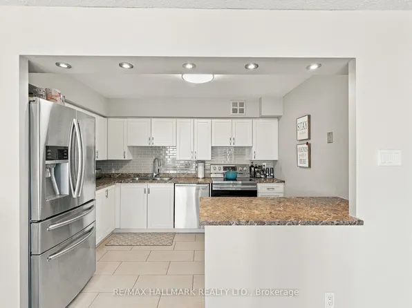 1485 Lakeshore Rd E #903, Mississauga, ON L5E 3G2