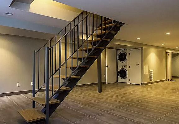 5th image of 429 Menahan St APT 3