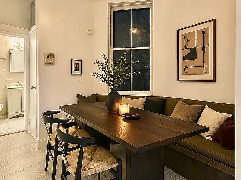 129 Perry St #4C — Photo 2