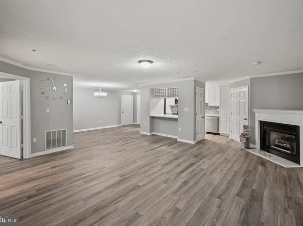 3704 Excalibur Ct APT 104, Bowie, MD 20716