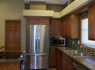 401 Wisconsin St, Fairbank, IA 50629