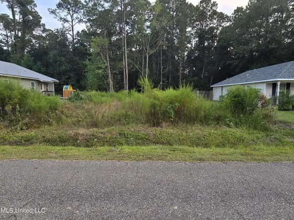 Pompano St, Waveland, MS 39576