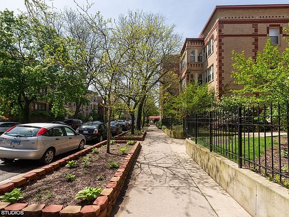 2nd image of 5342 N Winthrop Ave APT 2W
