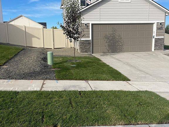 3rd image of 3433 E Sherman Ave