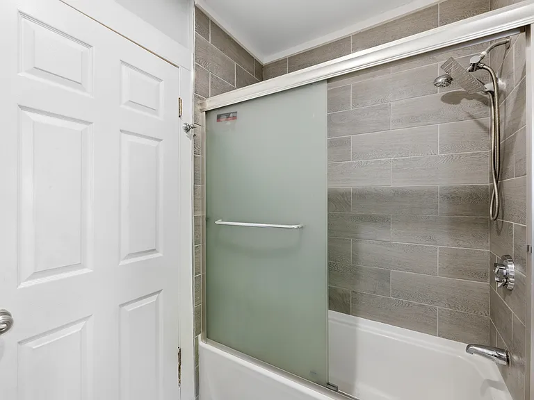 2 Oakland Ave — Photo 11