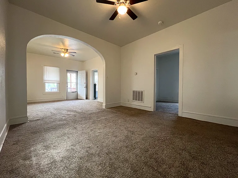 813 Cherry St #B — Photo 2