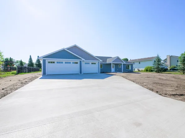 3117 Pinewood Ln NE, Alexandria, MN 56308