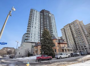 428 Sparks St #601, Ottawa, ON K1R 0B3