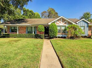 5818 Bankside Dr, Houston, TX 77096