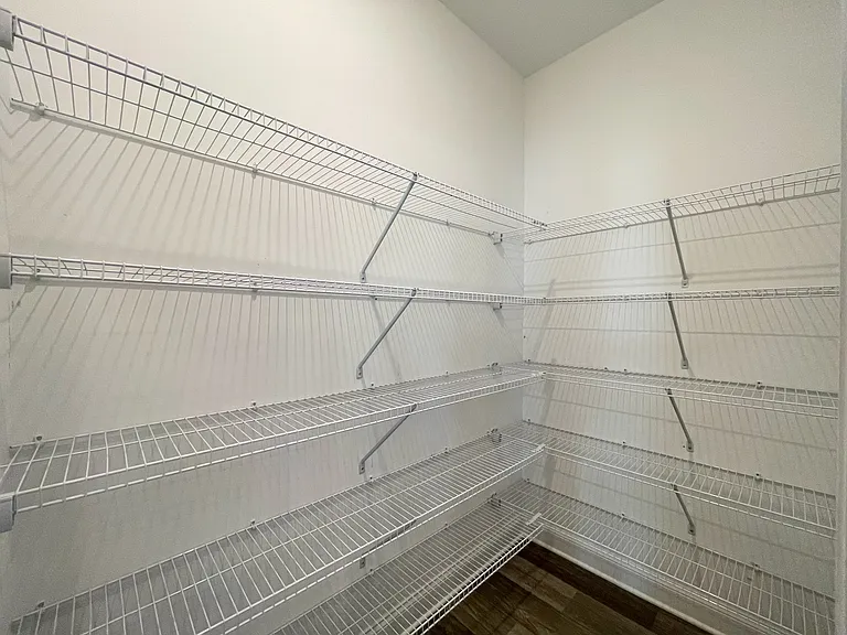 598 Omnia Ct — Photo 9