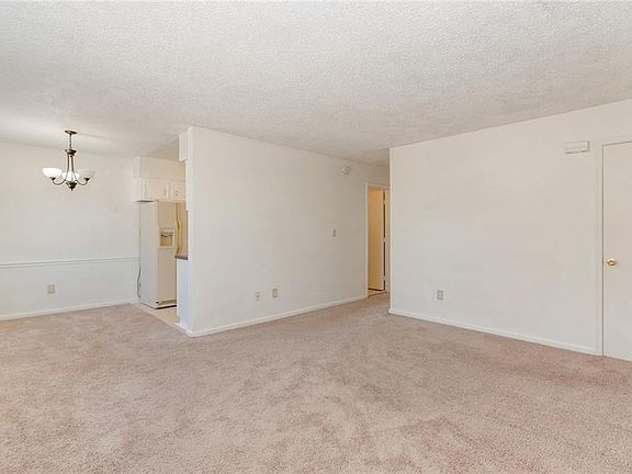 2nd image of 1109 Hannah St APT C