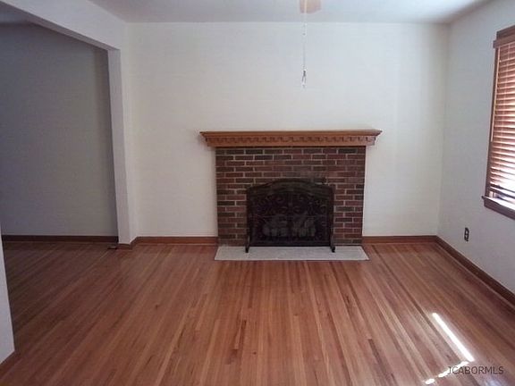 2nd image of 2012 Meadow Ln