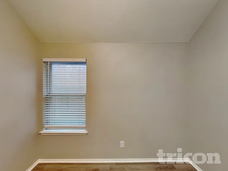 5401 Creek Hill Ln — Photo 13