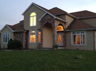 10 Tyler Dr, Pine Grove, PA 17963