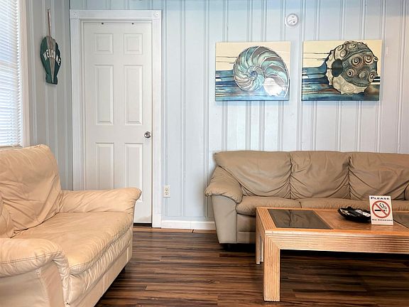 3rd image of 5 Blaine Ave #3
