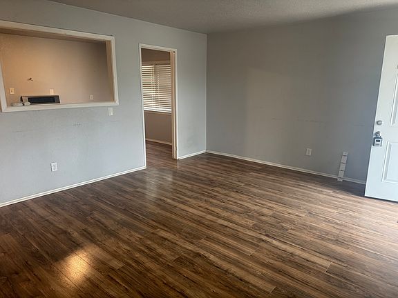 2nd image of 915 Bullock Ct