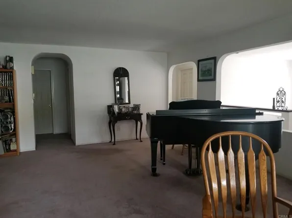 19147 Las Encinas Dr, Ramona, CA 92065