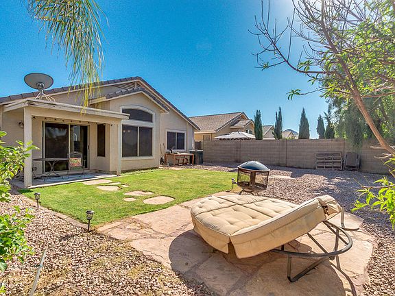 4th image of 2630 W Half Moon Cir