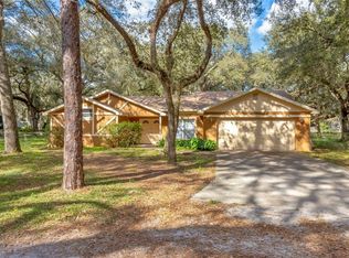 3349 Sandy Dr, Zephyrhills, FL 33541