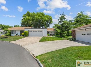 96 Salix Plz, Monroe Township, NJ 08831