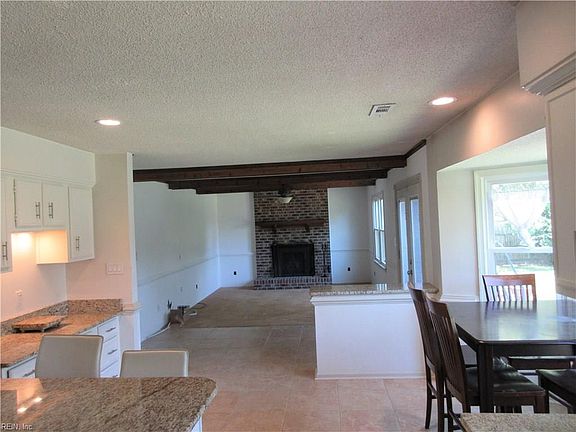 4th image of 4748 Longmont Rd