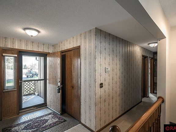 3rd image of 108 Viking Dr