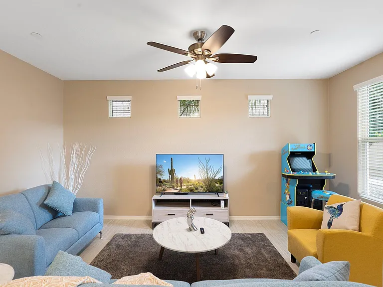 9122 W Coolbrook Ave — Photo 2
