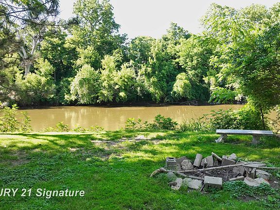 4th image of 217 Dutch Mill Dr
